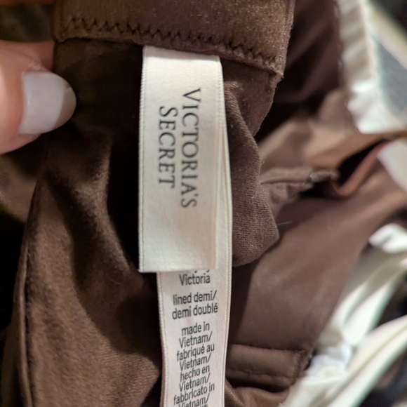 Lot Of 3 Victoria's Secret Black, Brown And White Bras  36DDD - Picture 5 of 8